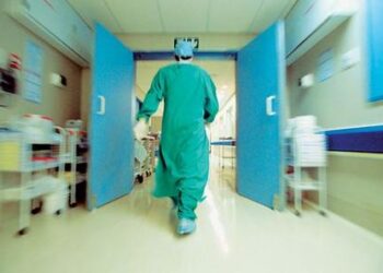 Ακρωτηρίασαν το 3χρονο αγοράκι που έβαλε το χέρι του στο πλυντήριο. Aπέτυχε η επανασυγκόλληση