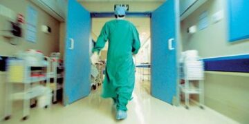 Ακρωτηρίασαν το 3χρονο αγοράκι που έβαλε το χέρι του στο πλυντήριο. Aπέτυχε η επανασυγκόλληση