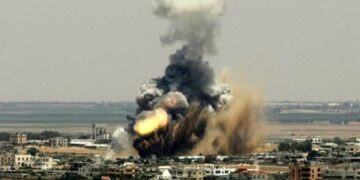 Το Ισραήλ σφυροκοπά την Παλαιστίνη. Η Χαμάς απειλεί με αντίποινα