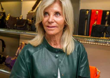 Αυτή είναι η Ελβετίδα πωλήτρια που αρνήθηκε να πουλήσει πανάκριβη τσάντα στην Οπρα Γουίνφρεϊ επειδή είναι μαύρη [εικόνες]