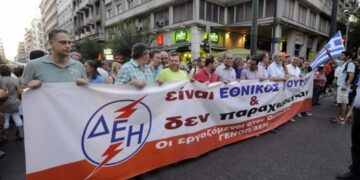 Απεργίες μόνο με 50% + 1: Η κυβέρνηση κόβει τα κονδύλια και τις άδειες στους συνδικαλιστές