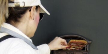 Ζητούνται άτομα για διανομή φυλλαδίων