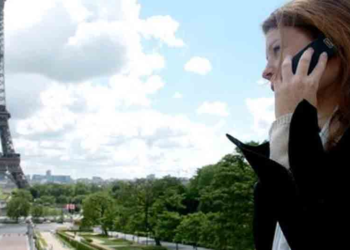 Στο μισό μειώνεται το κόστος χρήσης κινητού στο εξωτερικό -Πόσο θα κοστίζουν από σήμερα κλήσεις, sms και Ιντερνετ [λίστα]