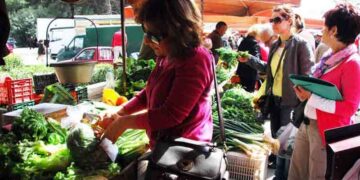 Με μοριοδότηση θα κατανέμονται οι θέσεις στις λαϊκές αγορές