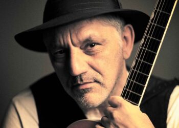 Ο Νίκος Πορτοκάλογλου με τις «Φτερωτές κιθάρες», στην Κοζάνη