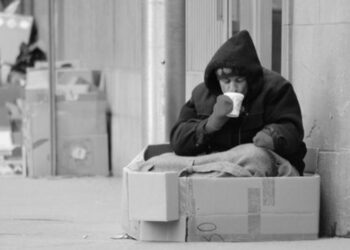 Καταργούνται τα προνοιακά επιδόματα με το εγγυημένο εισόδημα