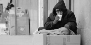 Καταργούνται τα προνοιακά επιδόματα με το εγγυημένο εισόδημα