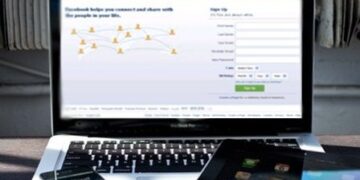 Συνέλαβαν τους Ελληνες χάκερς που τρομοκράτησαν το Ιντερνετ -Mόλυναν 250.000 PC μέσω Facebook και έκλεψαν κωδικούς