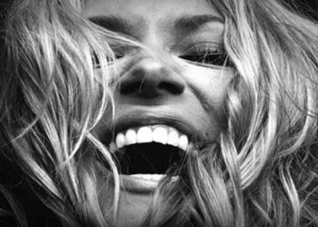 Αυτό το νυφικό φόρεσε η Βίκυ Καγιά [εικόνες]