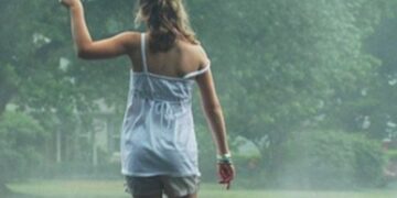 Αστατος ο καιρός και τη Δευτέρα -Ανεβαίνει η θερμοκρασία, αλλά παραμένουν οι βροχές