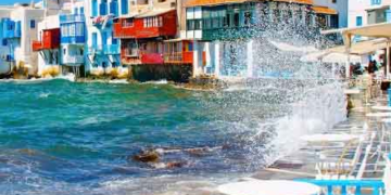 Πόσο κοστίζει μια βραδιά σε 10 δημοφιλείς ελληνικούς προορισμούς και πόσο σε 10 του εξωτερικού [λίστα]