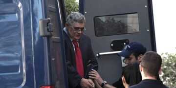 Επιστρέφουν στη φυλακή οι τρεις της Χ.Α. – Ελεύθεροι για τις συμπληρωματικές κατηγορίες