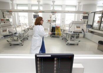 Μόνο με μετρητά η νοσηλεία σε ιδιωτικές κλινικές