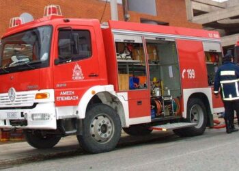 ΦΩΤΙΑ ΣΤΗΝ ΕΝΩΣΗ ΚΑΤΑΣΚΕΥΑΣΤΩΝ ΕΠΙΠΛΩΝ ΣΤΗ ΛΕΩΦΟΡΟ ΑΛΙΜΟΥ 45