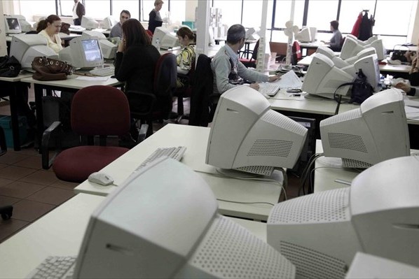 Απόφοιτος δημοτικού με μισθό 1.848€ και πτυχιούχος ΑΕΙ με 1.610€ – Μόνο στα χαρτιά το ενιαίο μισθολόγιο των δημοσίων υπαλλήλων