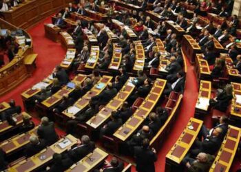 Αναβάλλεται η συζήτηση του αντιρατσιστικού λόγω ενδοκυβερνητικών «τριβών»