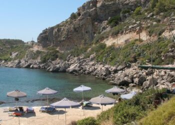 Ρόδος: Εργάτες ανακάλυψαν ανθρώπινα οστά κοντά στην παραλία του Άντονι Κουίν!