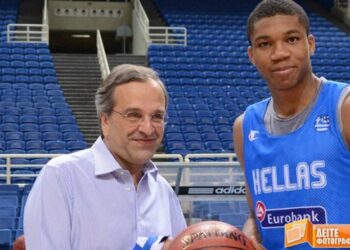 Οταν ο Σαμαράς πήγε στην εθνική ομάδα μπάσκετ