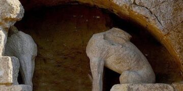 Στο φως οι Σφίγγες της Αμφίπολης 2.300 χρόνια μετά