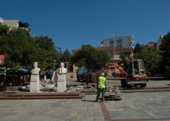 Διευκρινίσεις για το έργο ανακατασκευής της κεντρικής πλατείας της Κοζάνης