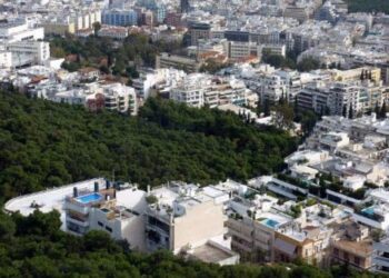 H Τρόικα «φρενάρει» τη μείωση του ΕΝΦΙΑ -Γιατί η κυβέρνηση δεν μπορεί να ρίξει το χαράτσι