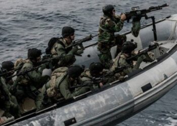 Τα ΟΥΚ στη Λιβύη: Καρέ καρέ η κινηματογραφική αποστολή διάσωσης των εγκλωβισμένων Ελλήνων