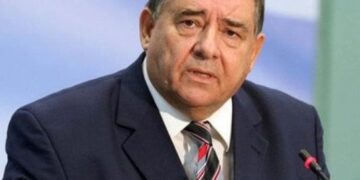 Νέο άνοιγμα του Γιώργου Καρατζαφέρη στη ΝΔ -Ο ΣΥΡΙΖΑ είναι ο κακός λύκος του παραμυθιού