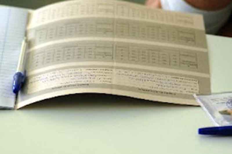 Πέρασε στο Πανεπιστήμιο δίνοντας λευκή κόλλα: Μαθητής με αρνητικό ρεκόρ μπήκε στην Ισπανική φιλολογία