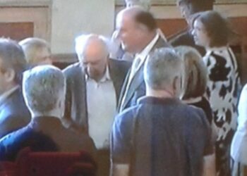 Ενταση στο Καποδιστριακό -Φοιτητές διαμαρτύρονται για τη διαγραφή των αιωνίων