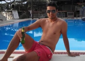 Σπύρος Σώζος, ο ηρωικός πιλότος του Corsair που συνετρίβη -Ο 28χρονος που με την ψυχραιμία του απέτρεψε την τραγωδία [εικόνες]