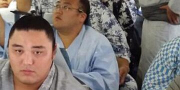 Η πιο «στριμωγμένη» πτήση -29 παλαιστές του σούμο σε ένα αεροπλάνο [εικόνες]