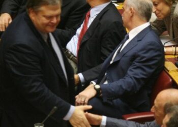 Ο Βενιζέλος έστειλε email σε Παπανδρέου – Σημίτη για να πάνε στην εκδήλωση του ΠΑΣΟΚ στο Ζάππειο