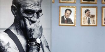 Μπουτάρης: Έχετε ξαναδεί Πρόεδρο της Δημοκρατίας με τατουάζ και σκουλαρίκι;