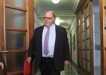 Τα ειρωνικά tweet του Πάγκαλου για τον Τσίπρα: Σε σκέπτομαι Αλέξη μου…