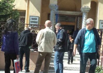 ΤΟ ΑΔΙΑΧΩΡΗΤΟ…. ΣΕ ΤΡΑΠΕΖΕΣ, ΕΛΛΗΝΙΚΑ ΤΑΧΥΔΡΟΜΕΙΑ, ΕΦΟΡΕΙΑ ΑΠΟ ΤΟΝ ΜΕΓΑΛΟ ΟΓΚΟ ΤΟΥ ΚΟΙΝΟΥ: Αγανακτισμένοι οι πολίτες του Νομού Κοζάνης για τον Ενιαίο Φόρο Ιδιοκτησίας Ακινήτων