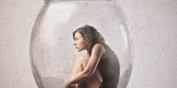 4 τρόποι με τους οποίους κάνετε οι ίδιοι τον εαυτό σας αόρατο στους άλλους