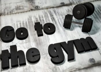 Τι να τρώτε πριν από το γυμναστήριο για να αυξήσετε τον μυικό σας όγκο