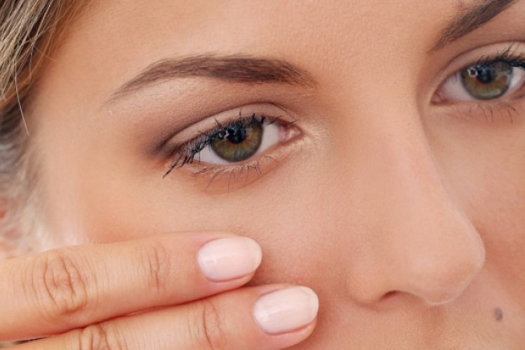 Πετάει συνέχεια το μάτι σου; Δες τι μπορεί να έχεις