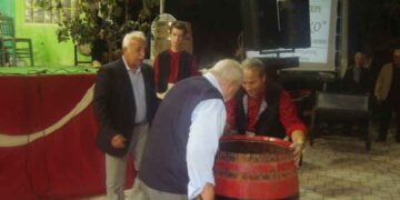 Κοσμοσυρροή στα Θρακικά « ΕΠΙΛΗΝΙΑ 2014 » της Θρακικής Εστίας Εορδαίας.