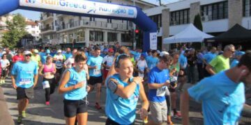 Χιλιάδες δρομείς, όλων των ηλικιών, στο Run Greece της Καστοριάς