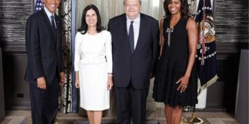 Με το ζεύγος Ομπάμα φωτογραφήθηκαν Βενιζέλος και Μπακατσέλου