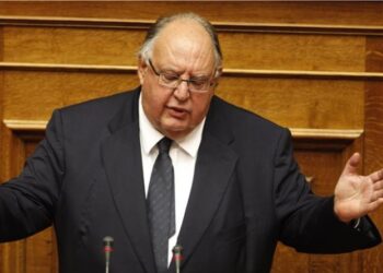 Πάγκαλος: «Το ΠΑΣΟΚ δεν μπορεί να πάει μπροστά με νεκραναστάσεις»