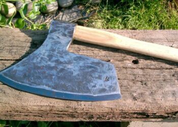 Ρόδος: 14χρονος μαθητής κουβαλούσε τσεκούρι για να σκοτώσει καθηγήτρια