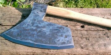 Ρόδος: 14χρονος μαθητής κουβαλούσε τσεκούρι για να σκοτώσει καθηγήτρια