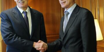 Ρομπάι: Ο Παπανδρέου «έκαψε» την Ελλάδα εμφανίζοντας «ειλικρινή» στοιχεία για την οικονομία