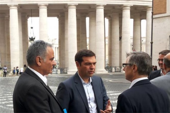 Αυτή την ώρα η συνάντηση Τσίπρα-Πάπα στο Βατικανό