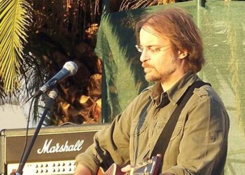 Ο Μίλτος Πασχαλίδης την Κυριακή στο Υπαίθριο Θέατρο Κοζάνης