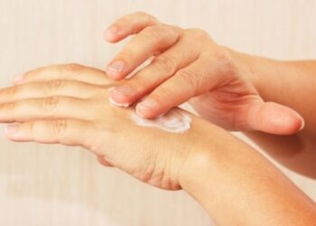 Πώς θα απαλλαγείτε από τις κρεατοελιές