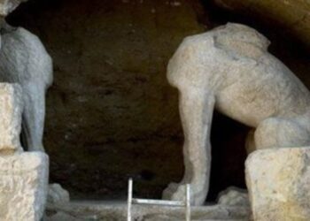 Ο Σαράντος Καργάκος επιμένει για την Αμφίπολη: Ο τάφος ανήκει στο Μέγα Αλέξανδρο