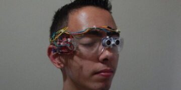 Η Ελλάδα του μέλλοντος: Μαθητής από την Άρτα έφτιαξε ειδικά γυαλιά για τυφλούς και τον αποθεώνει η Google [εικόνες]